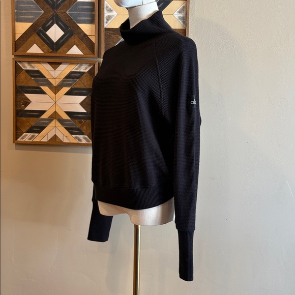 ALO Yoga Waffle Weekend Escape Mock Neck Long Sleeve in Black size Small - Picture 3 of 8